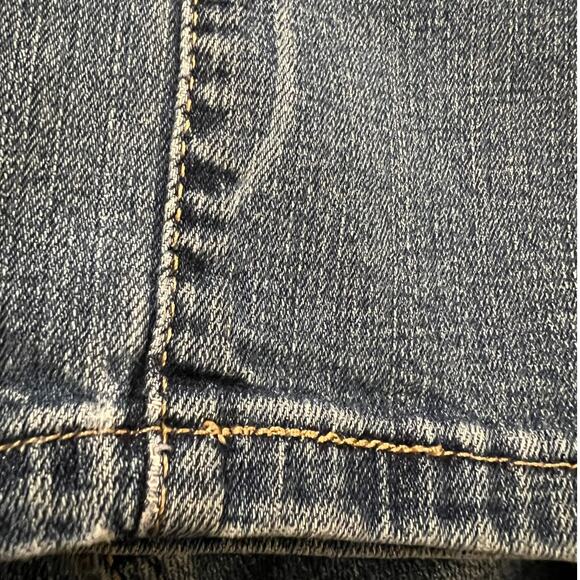 Levi's Women's 505 Straight Leg Jeans Medium Wash Size 6 / 28-32 - Picture 4 of 7